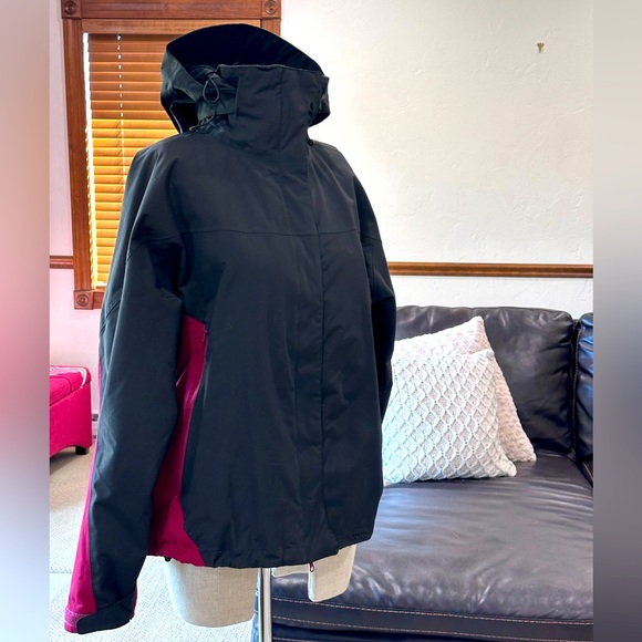 Winter ski/snowboard jacket ⛷️🏂❄️ - Picture 1 of 9